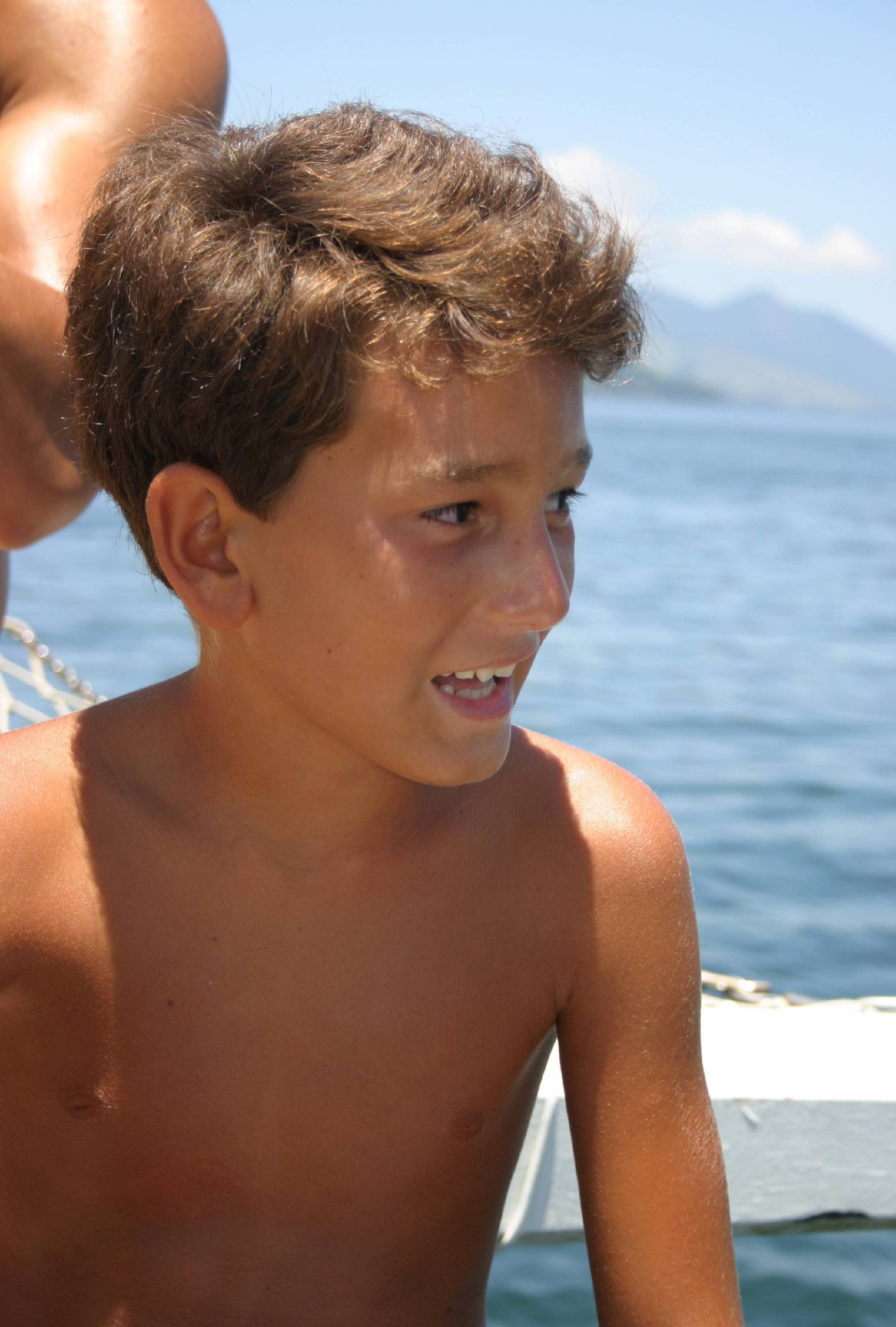 Brazilian On-Boat Profiles Young Nudist Girls - 1