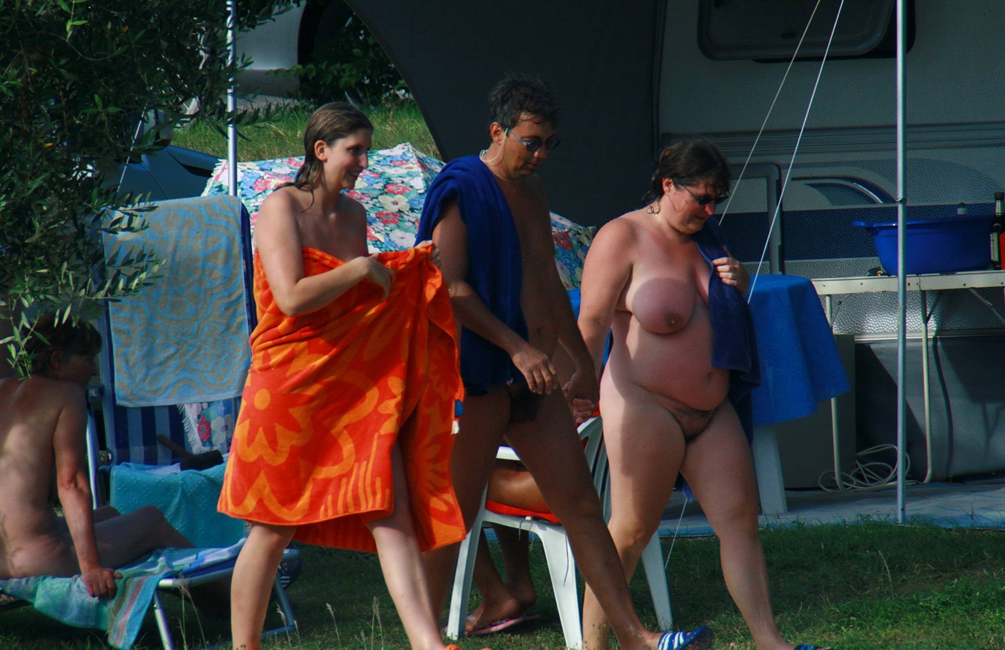 Colorful Towel Sun Drying - 3