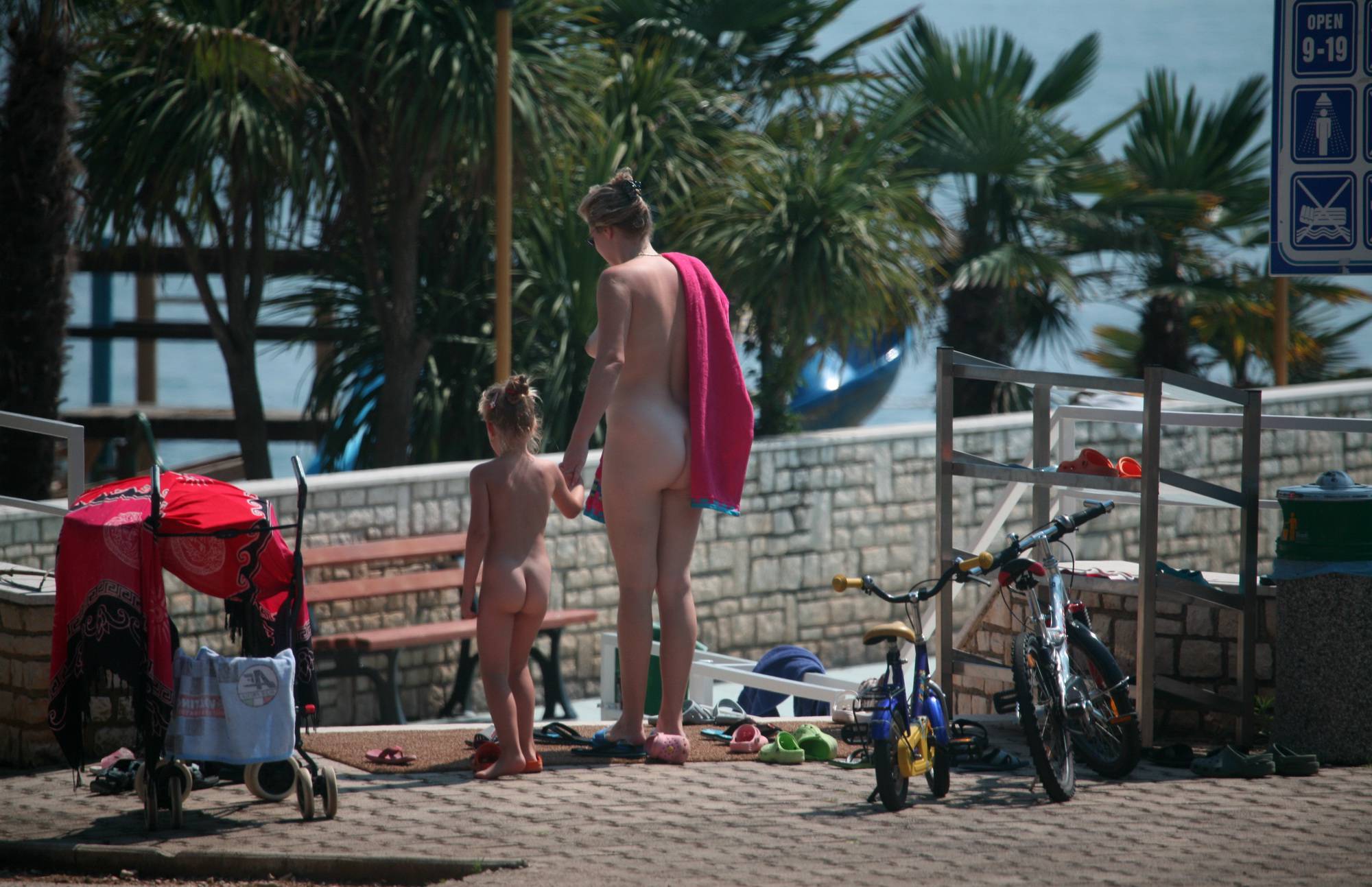 Purenudism Pics Naturist Mothers and Sons - 3