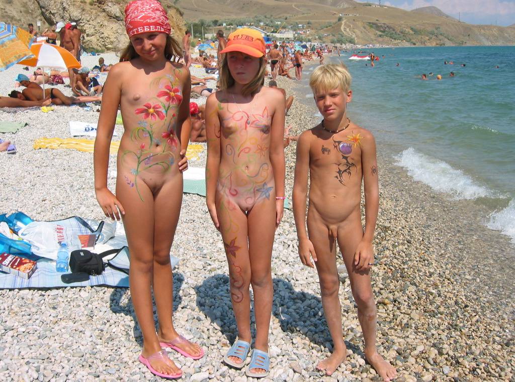 Pure Family Nudism - Nude Bodypaint Exposition - 2